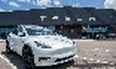 Bỏ mặc xe điện truyền thống, CEO Elon Musk dồn toàn lực vào cỗ máy in tiền tự hành mang tên Robotaxi?