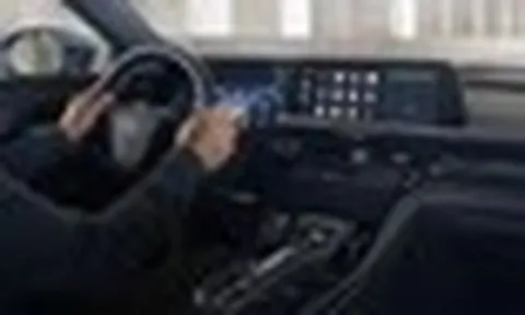 Toyota Crown 2027 ra mắt, nâng cấp hybrid và thêm loạt công nghệ