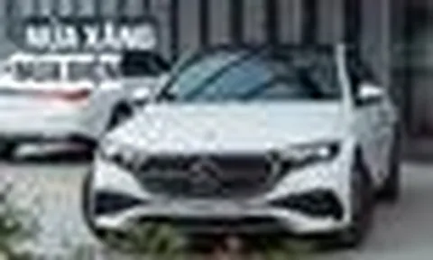 Đại lý báo Mercedes-Benz E-Class sắp thêm bản PHEV tại Việt Nam: Giá tạm tính gần 3,4 tỷ đồng, chạy 100km không cần xăng, tăng sức cạnh tranh 5 Series