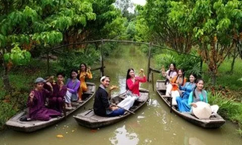 Miệt vườn hút khách dịp hè
