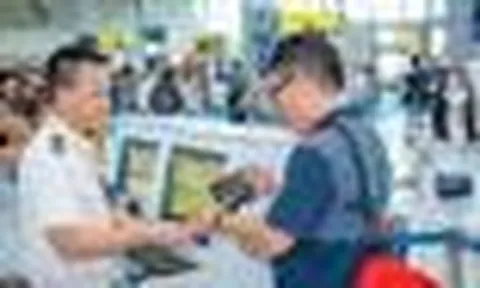 Từ 2/8, người Việt Nam xuất, nhập cảnh tại cửa khẩu sân bay Nội Bài cần chú ý 1 thay đổi