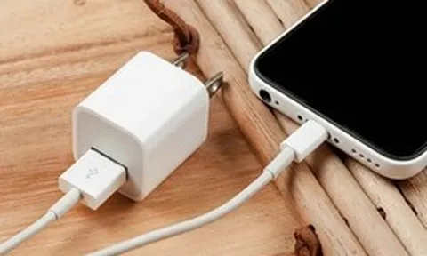 4 thói quen sạc pin tàn phá iPhone nhanh nhất