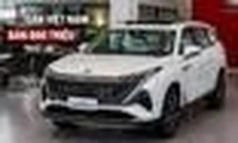 SUV 7 chỗ mới cạnh tranh Hyundai Palisade rục rịch về Việt Nam: PHEV đầy bình chạy gần 1.200km, cắm được thiết bị điện, có ghế massage