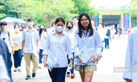 Điểm chuẩn đại học 2026: Xuất hiện ngành lấy tuyệt đối 30/30, nhóm ngành STEM điểm tăng vọt