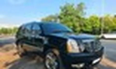 Cadillac Escalade gần 15 năm tuổi rao giá thấp hơn Toyota Fortuner: Máy V8, vành 22 inch, nhiều tiện ích hơn xe sang ngày nay
