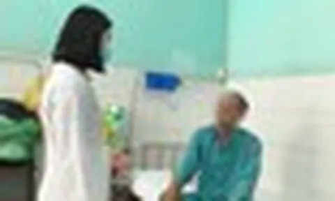 Tự ý sử dụng thuốc nhỏ mắt, người đàn ông rơi vào nguy kịch