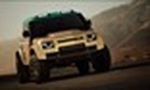 Tin xe 16/8: Defender Dakar 635 mã lực, McLaren trở lại số sàn