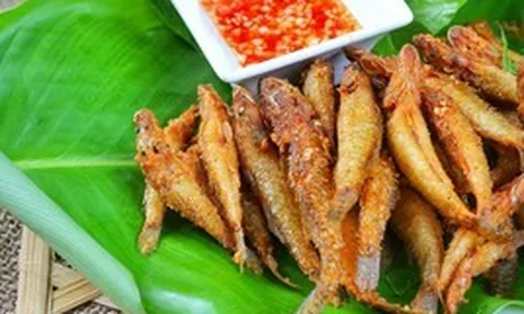 Chỉ khác 1 bước trước khi chiên cá, thành phẩm giòn lâu mà không bắn dầu