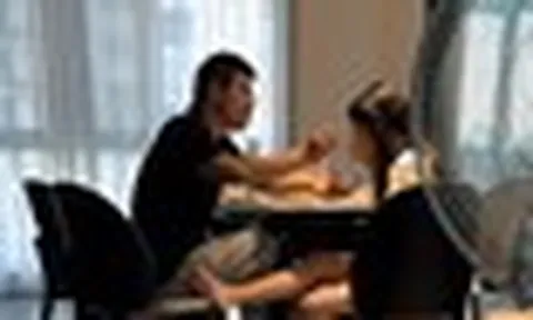 Bức ảnh khiến nhiều người ngán ngẩm: Đây là hại con chứ không phải yêu thương, cha mẹ đừng mù quáng như thế!