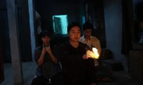 Phim có NSƯT Hạnh Thúy, Lê Khánh… tuyên bố dừng chiếu rạp