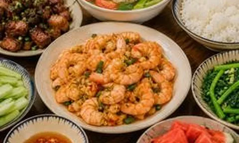 Không phải nước mắm, đây mới là bí quyết giúp tôm rang đỏ đẹp và săn chắc
