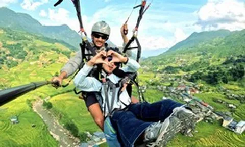 2,19 triệu cho 15 phút bay trên ruộng bậc thang: Bay dù lượn ngắm mùa vàng Sapa thực sự diễn ra như thế nào?