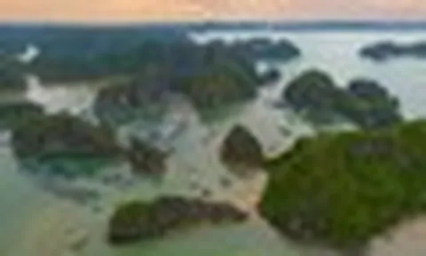 Một hòn đảo của Việt Nam lọt top 8 hòn đảo tuyệt vời nhất Đông Nam Á, nơi Sun Group đang làm khu đô thị 12.500 tỷ đồng và sở hữu một công trình giữa biển lập kỷ lục thế giới ngay ngày khai trương