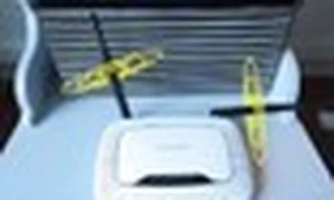Lời khuyên cho những gia đình đang dùng bộ phát Wi-Fi, chỉnh ăng ten bộ phát sao cho mạng "khỏe"