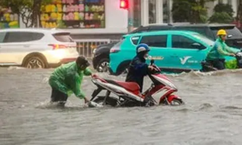 Hà Nội mưa lớn nhất từ đầu mùa
