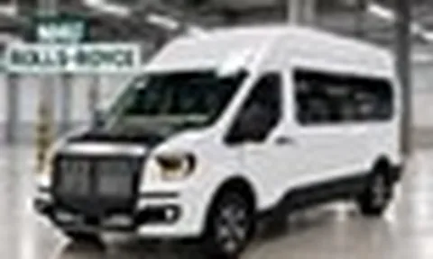 Lộ bản thiết kế 'lạ' cho Ford Transit tại Việt Nam: Mặt trước tạo hình kiểu Rolls-Royce, ghế thương gia sang xịn
