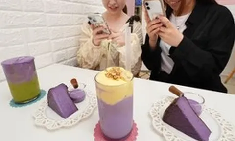 Không phải matcha, một nguyên liệu màu tím đang ‘xâm chiếm’ khắp các quán cà phê, trở thành hiện tượng toàn cầu