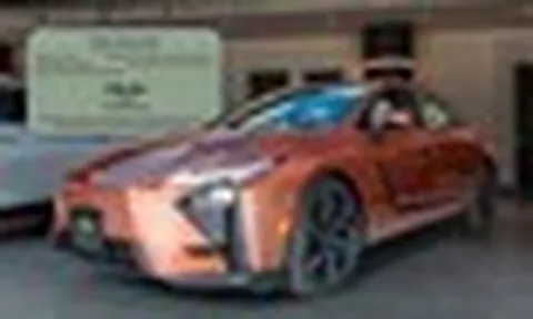 Xe điện Lexus đầu tiên Việt Nam lộ thông số vận hành: Dẫn động 2 cầu, nặng hơn 2,2 tấn, 'ăn' điện gấp đôi Taycan