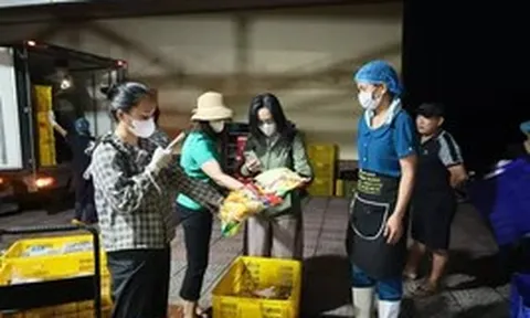 Vụ bữa ăn bán trú toàn tóp mỡ: Dừng hợp đồng nhà thầu cung cấp dịch vụ