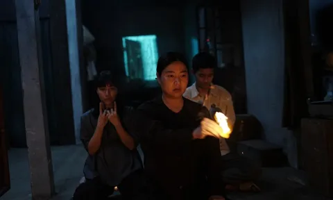 Phim có NSƯT Hạnh Thúy, Lê Khánh… tuyên bố dừng chiếu rạp
