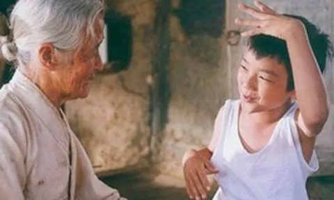 9 dấu hiệu dễ thấy ở đứa trẻ được nuôi dạy tốt