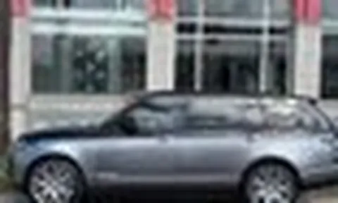 Showroom xe sang rao bán 'cắt lỗ' cả tỷ đồng
