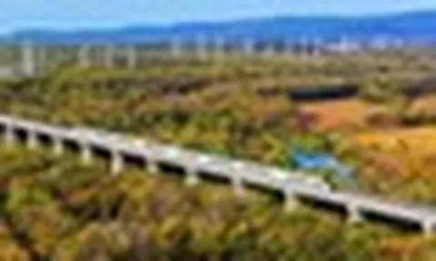 Hàng xóm Việt Nam chính thức vận hành tuyến đường sắt cao tốc dài 318 km: chạy qua vùng đất đóng băng vĩnh cửu, chịu lạnh tới -40°C