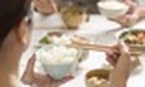 Lời khuyên cho những gia đình dùng bát sứ ăn cơm mỗi ngày