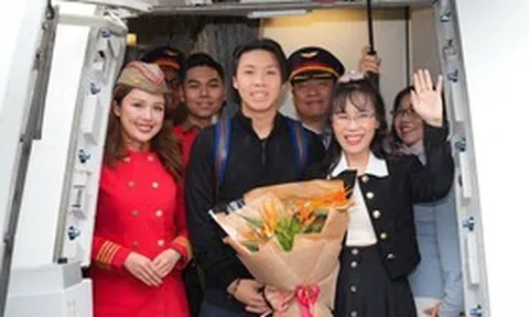 Hôm qua - 20/9, tỷ phú Nguyễn Thị Phương Thảo có mặt trên 1 chuyến bay đặc biệt