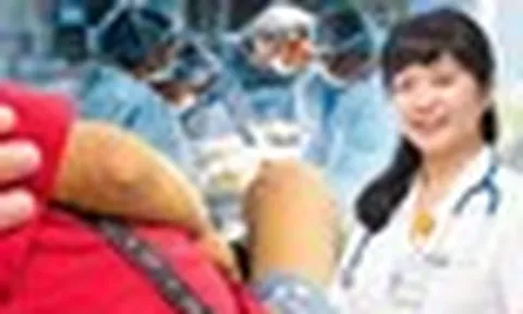 "Bác thương con, cắt hết mấy cục u này cho con nhé!”: Lời nói khiến bác sĩ xúc động của bé trai 4 tuổi