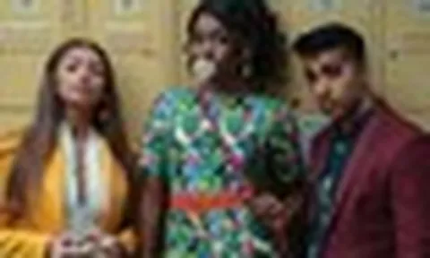 Xem phim Sex Education, tôi nhớ đến cái hôm con gái thú nhận lý do ghét đứa em họ: Tôi đã sốc và mắng con rất nhiều!
