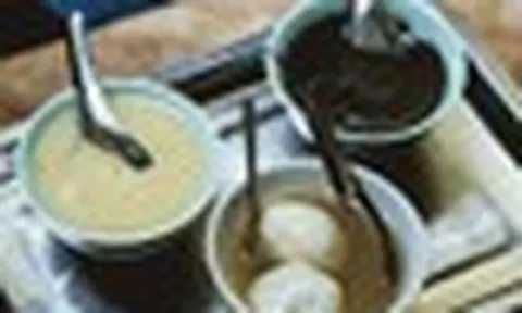 Trời vừa se lạnh, quán bánh trôi tàu bác Phạm Bằng chính thức mở lại: Trời lạnh mà, ăn một bát nóng hổi là 'quá đã'