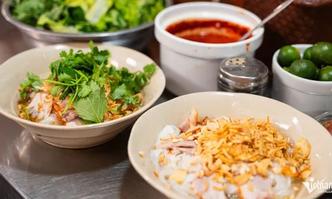 Foodtour Hà Nội kỳ nghỉ lễ, thưởng thức 5 món phở "phiên bản lạ" ngon miệng