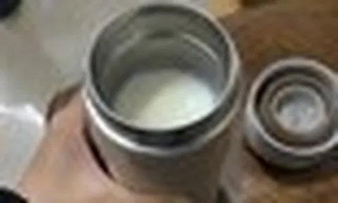 Nói thật: ĐỪNG AI DẠI đựng 4 thứ này trong bình giữ nhiệt kẻo rước bệnh tật vào người