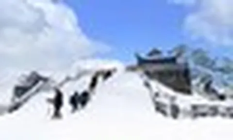 Chinh phục đỉnh núi cao 3.143 m ở Việt Nam, từng lạnh -8°C, mùa đông nhìn như một góc châu Âu