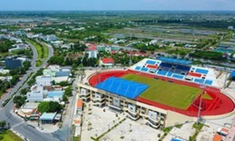Tập đoàn của bầu Hiển khảo sát khu liên hợp thể thao hơn 8.000 chỗ ngồi tại tỉnh duy nhất Việt Nam có 3 mặt giáp biển