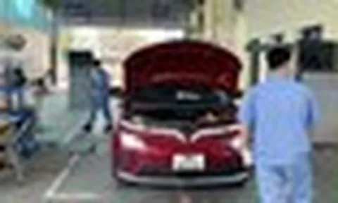 Tin xe ngày 23/10: Bộ Xây dựng siết kiểm định đèn ô tô