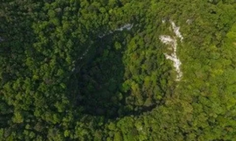 Khảo sát hố sụt sâu tới 120 m ở Phong Nha – Kẻ Bàng