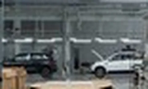 Ô tô nhập khẩu tăng mạnh tạo sức ép lên sản xuất trong nước