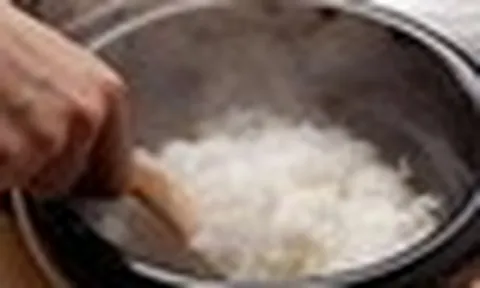 Lời khuyên đến tất cả các gia đình không rút nồi cơm điện sau ăn