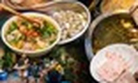 Hà Nội có hàng bún mọc 40.000 đồng bán trong biệt thự 100 tuổi, mỗi sáng chỉ mở đúng 4 tiếng