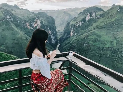 Mua cà phê 27.000 đồng ở Hà Giang, khách Tây sững sờ với thứ nhận được