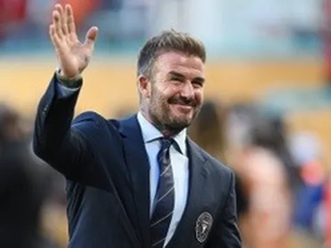 David Beckham ký hợp đồng 400 triệu USD giữa ồn ào rạn nứt với con trai