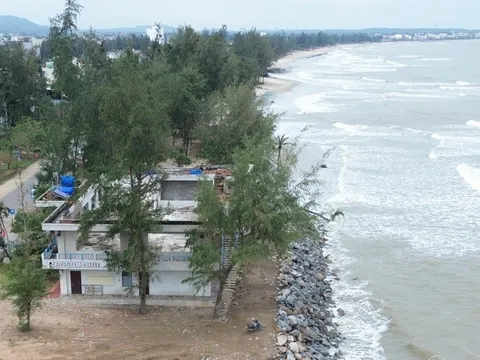 Mở phố đi bộ ở bãi biển đẹp nhất Quảng Ngãi