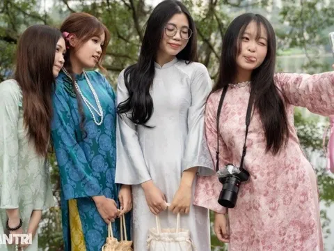 Cô gái Trung Quốc thắc mắc vì sao vóc dáng phụ nữ Việt Nam đều mảnh mai