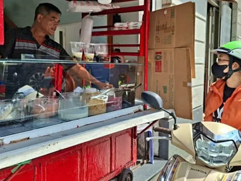 Chủ bị khách ghét, quán chè "chảnh" vẫn nổi tiếng suốt 60 năm ở TP HCM