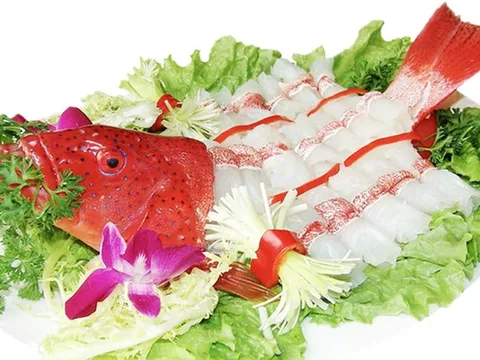 Cả nhà ngộ độc sau bữa cơm cá mú, hai bé gái tụt huyết áp nguy hiểm