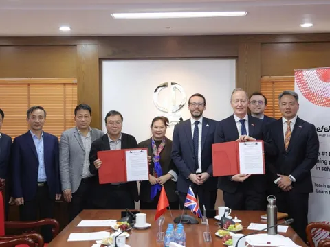 NXBGDVN thúc đẩy triển khai Đề án đưa tiếng Anh thành ngôn ngữ thứ hai trong trường học