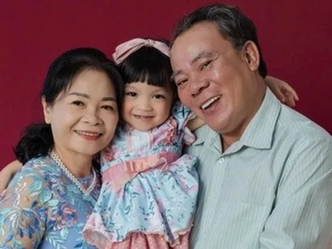 Diễn viên Phương Bình và vợ: Hơn 30 năm chịu cảnh "Ngưu Lang - Chức Nữ"