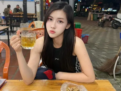 Hotgirl Thái Lan mê cầu thủ Đình Bắc, tới Đà Nẵng du lịch đón năm mới